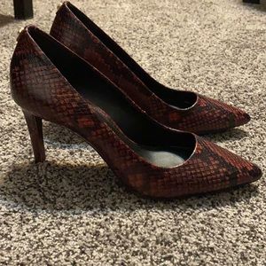 NEW Michael Kors Burgundy Snakeskin Pumps 8